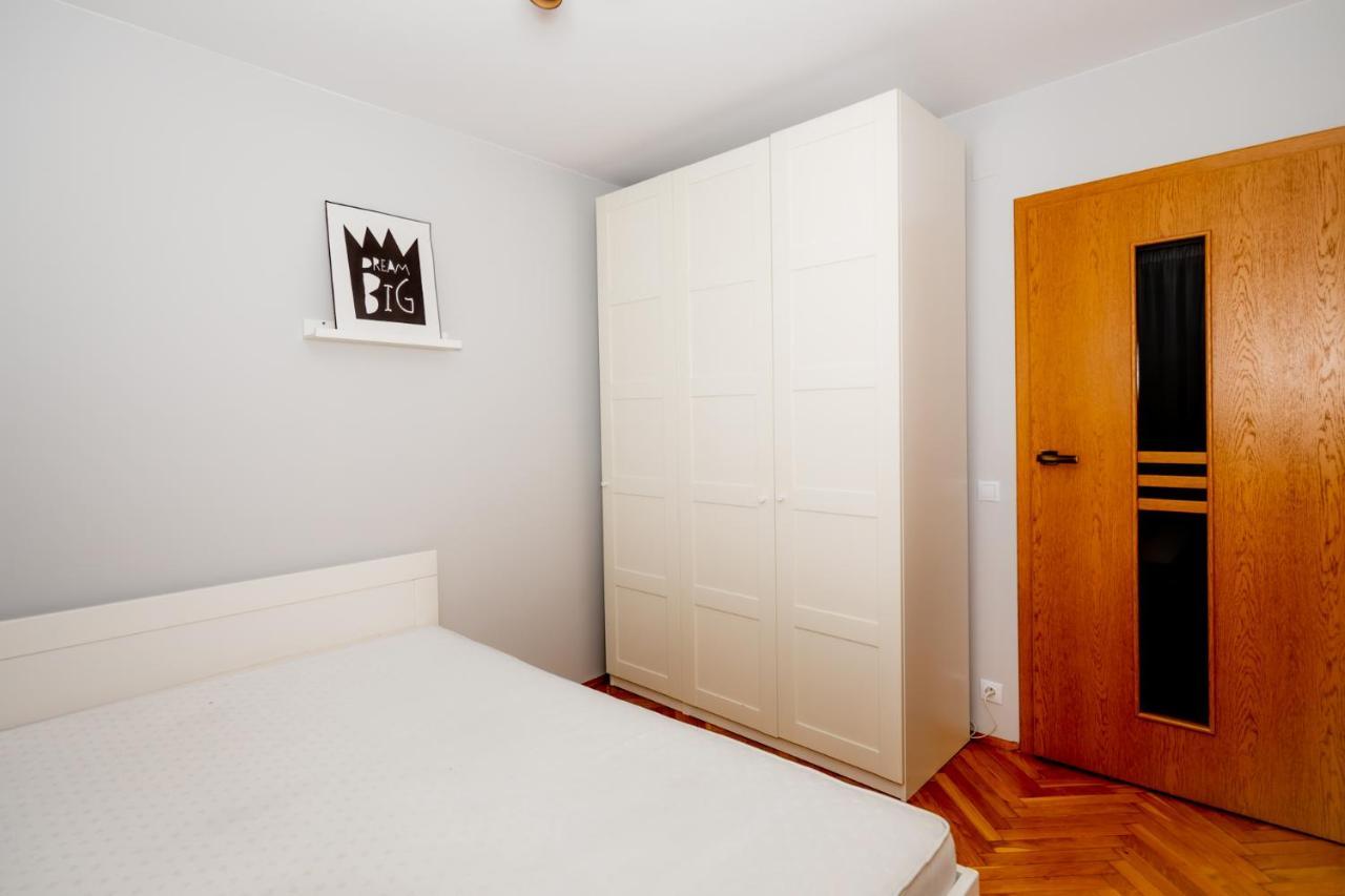 V3 Ordona 20A Apartment Katowice Bagian luar foto