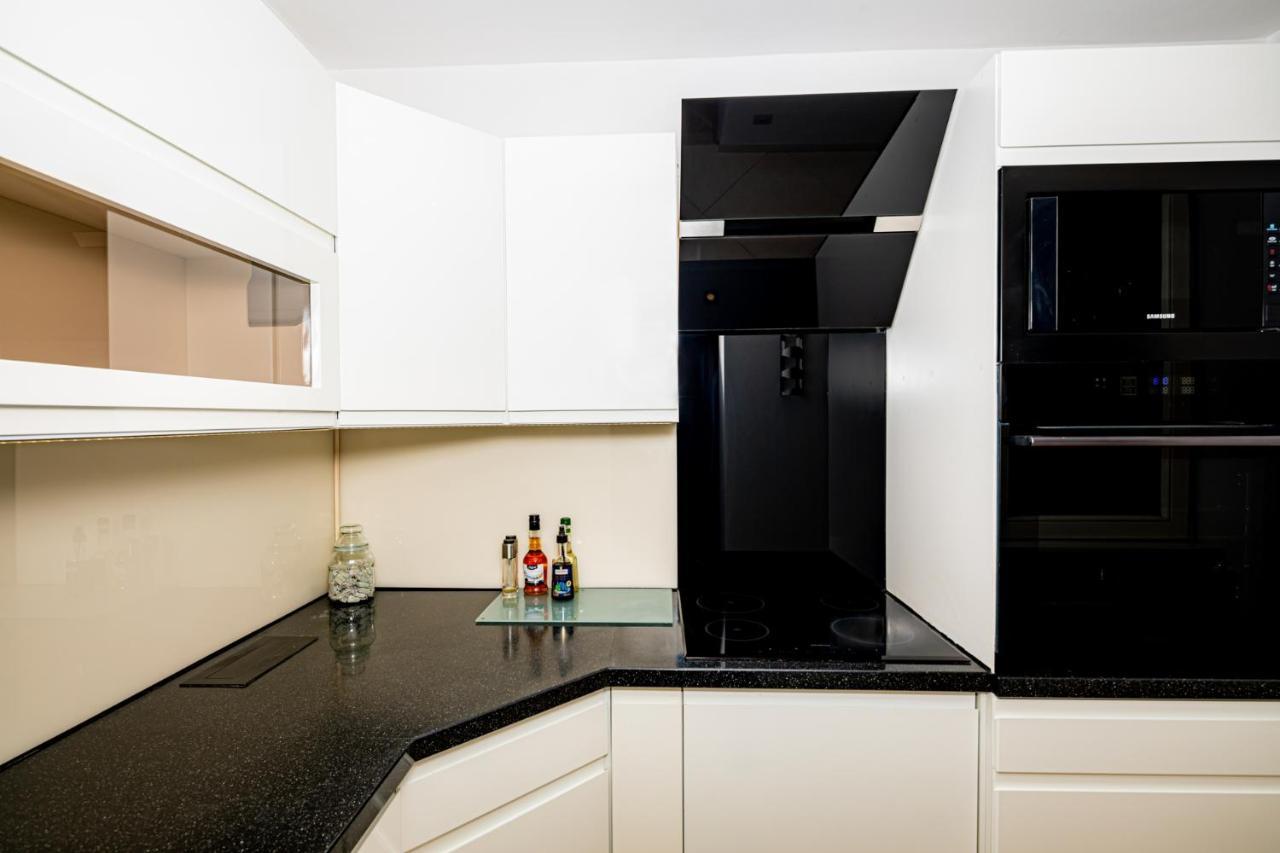 V3 Ordona 20A Apartment Katowice Bagian luar foto