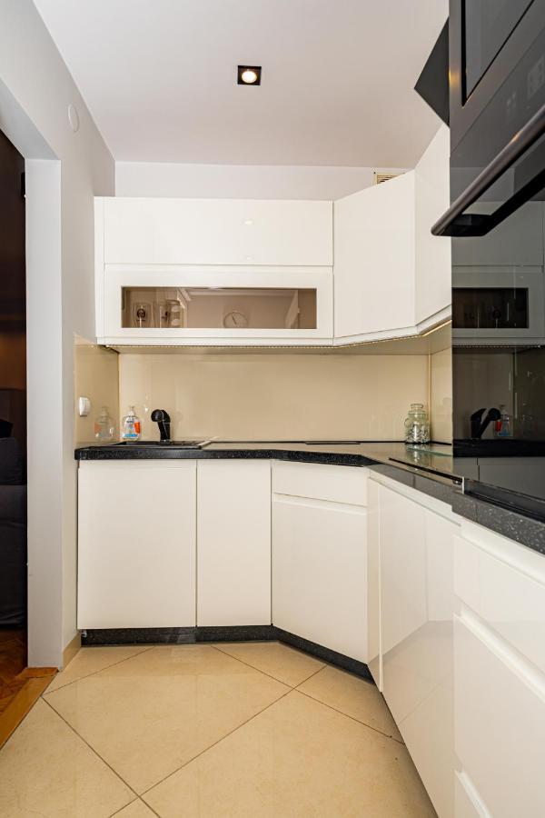 V3 Ordona 20A Apartment Katowice Bagian luar foto