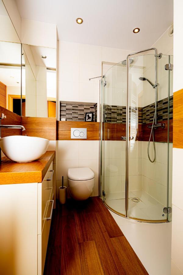 V3 Ordona 20A Apartment Katowice Bagian luar foto
